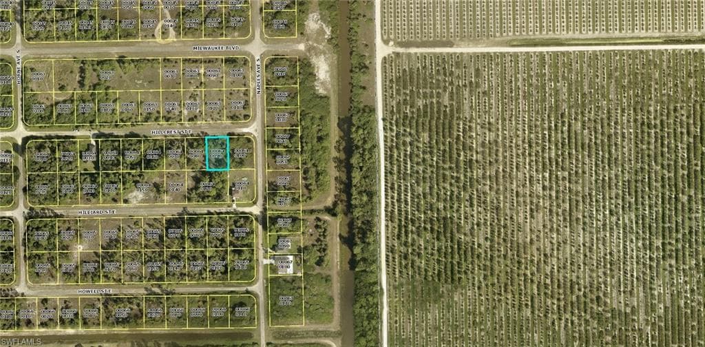 1264 HILLCREST ST E LEHIGH ACRES, FL 33974