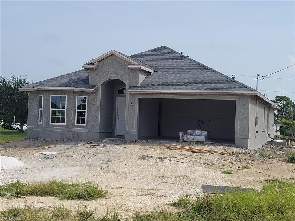 1317 S Gator CIR CAPE CORAL, FL 33909