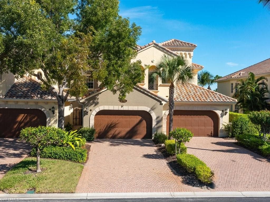 3755 Montreux LN 2-204 NAPLES, FL 34114