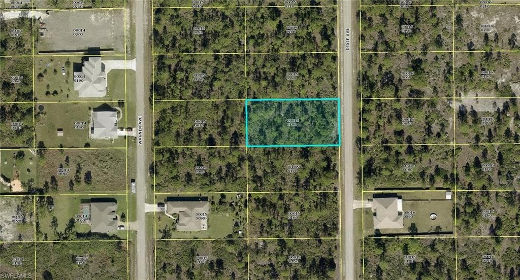 911 Dixie AVE LEHIGH ACRES, FL 33972
