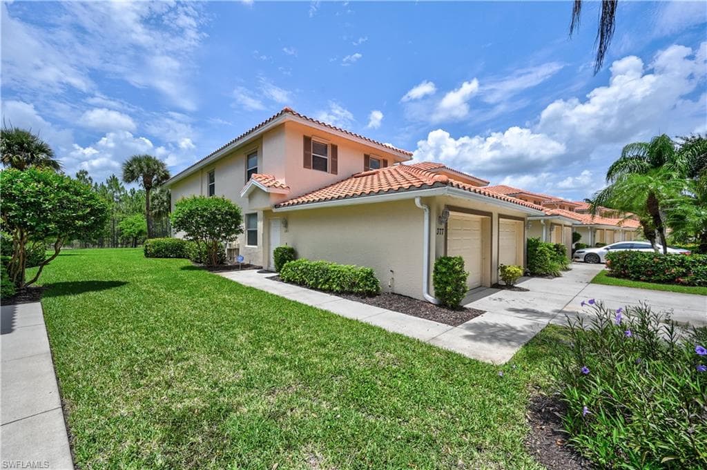 377 Robin Hood CIR 201 NAPLES, FL 34104