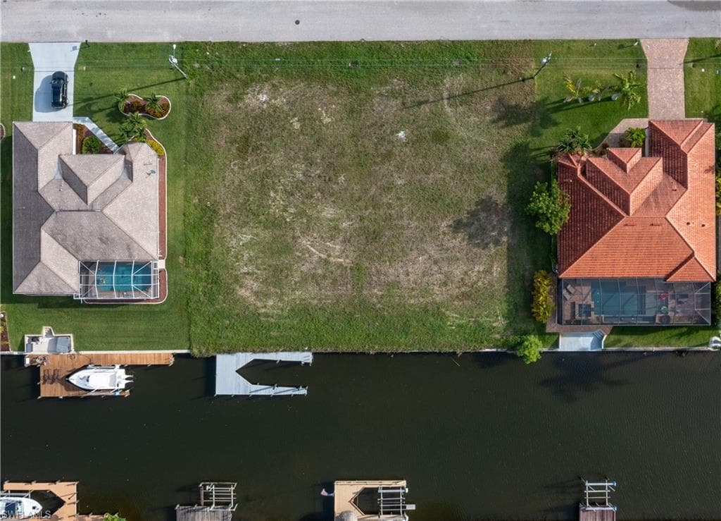 244 SE 30th TER CAPE CORAL, FL 33904