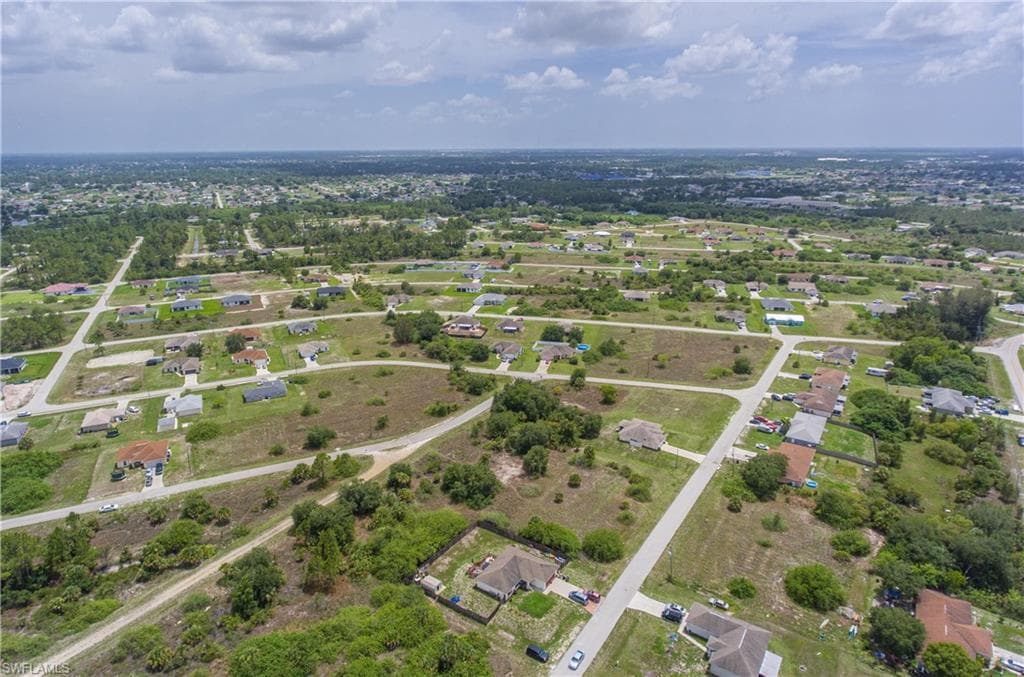 2305/2307 Dogwood AVE N LEHIGH ACRES, FL 33971