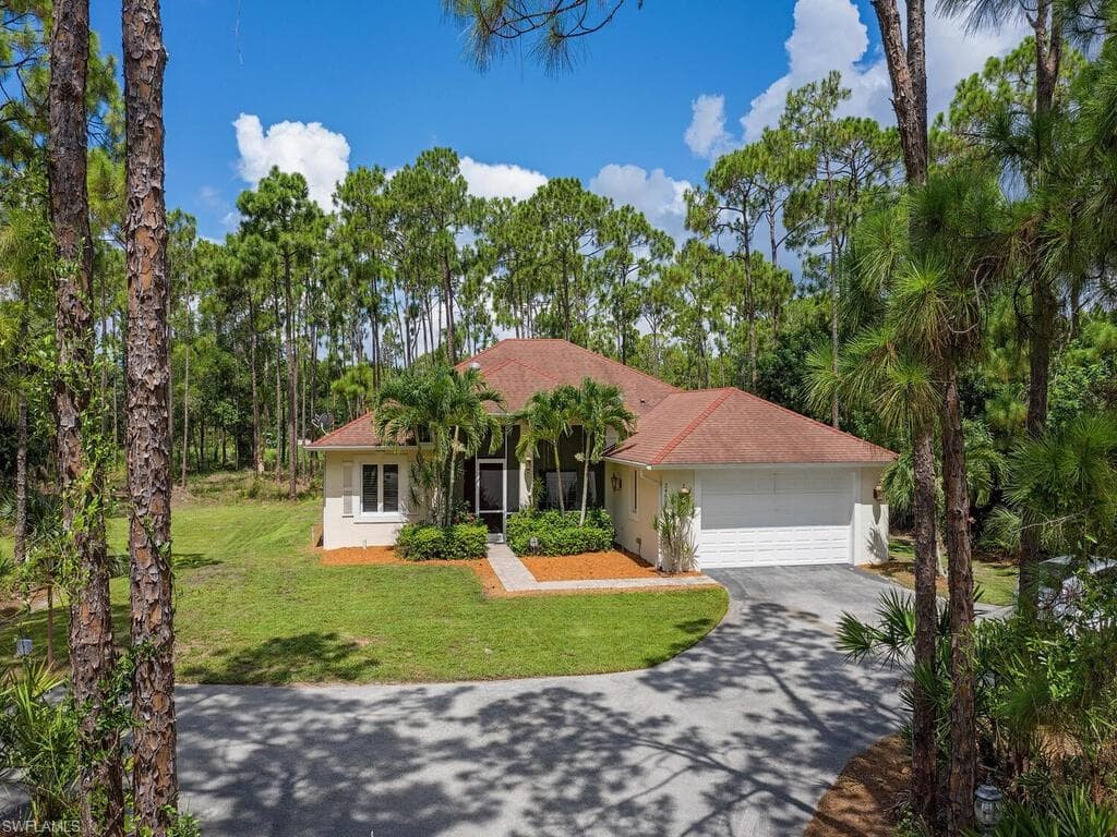 24608 Red Robin DR BONITA SPRINGS, FL 34135