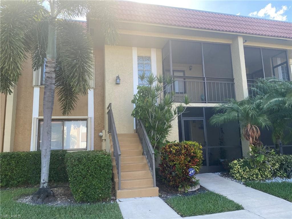 321 Lakeview DR 202 WESTON, FL 33326