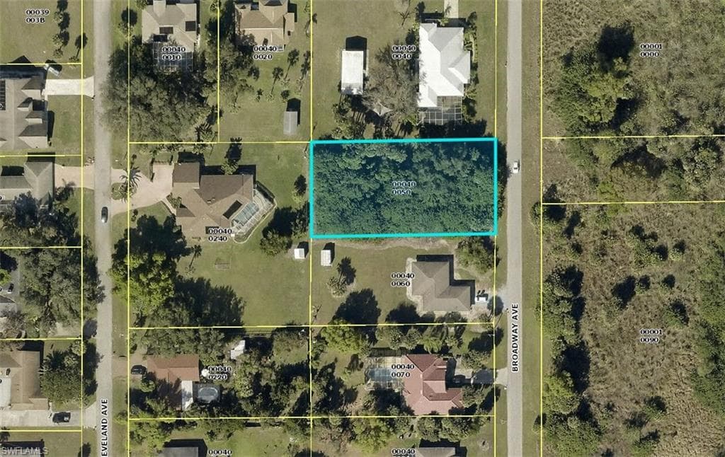 319 Broadway AVE LEHIGH ACRES, FL 33936