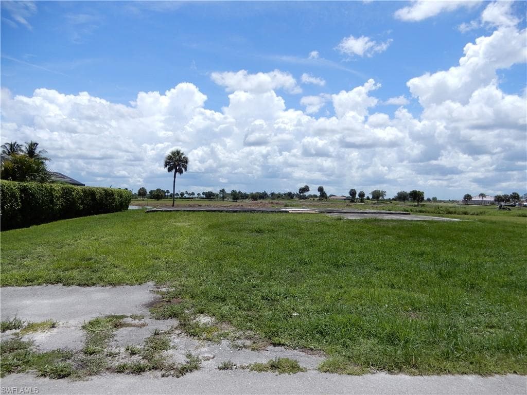 18006 Royal Tree PKY NAPLES, FL 34114