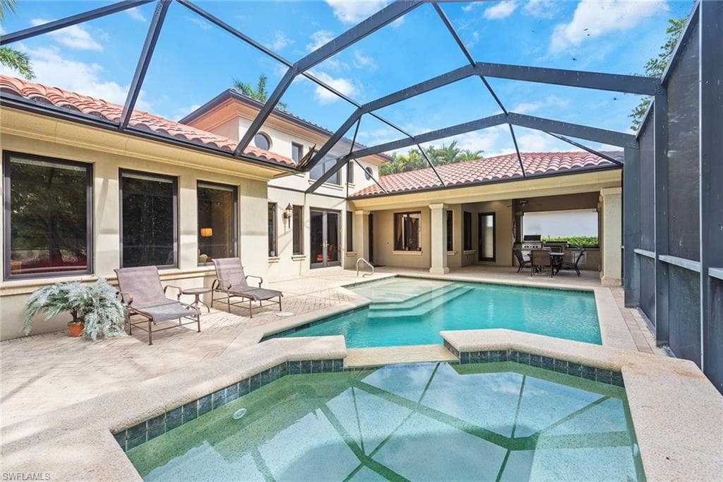 2888 Tiburon BLVD E NAPLES, FL 34109