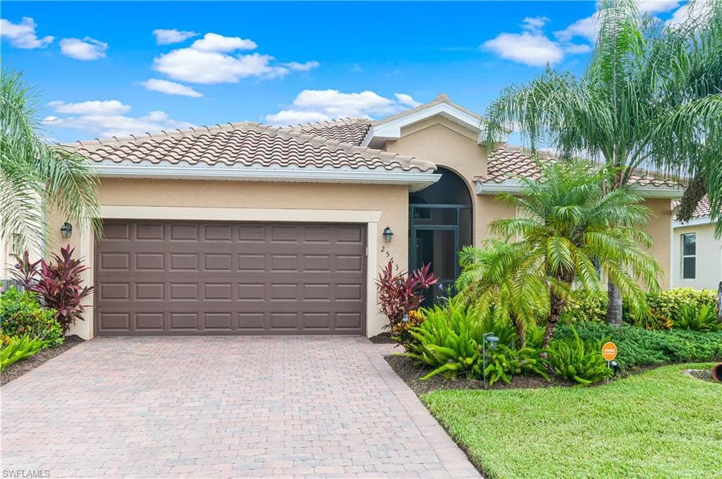 2563 Laurentina LN CAPE CORAL, FL 33909