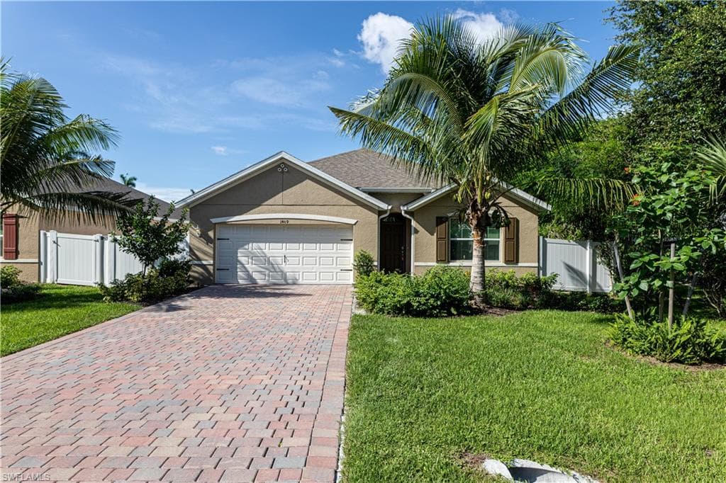 1409 Fountain AVE FORT MYERS, FL 33919