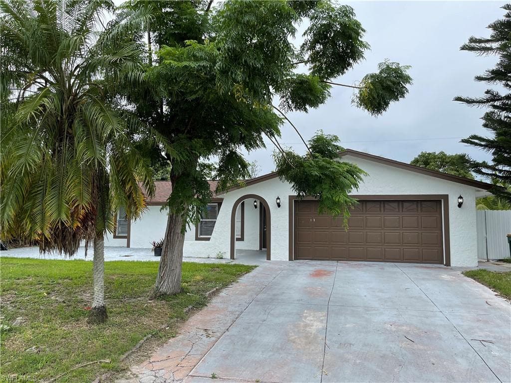 5454 27th PL SW NAPLES, FL 34116