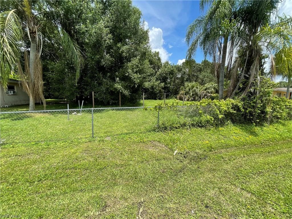 2128 E Gardenia CIR NORTH FORT MYERS, FL 33917