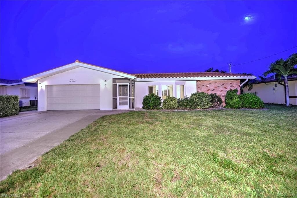2637 18th CT CAPE CORAL, FL 33904