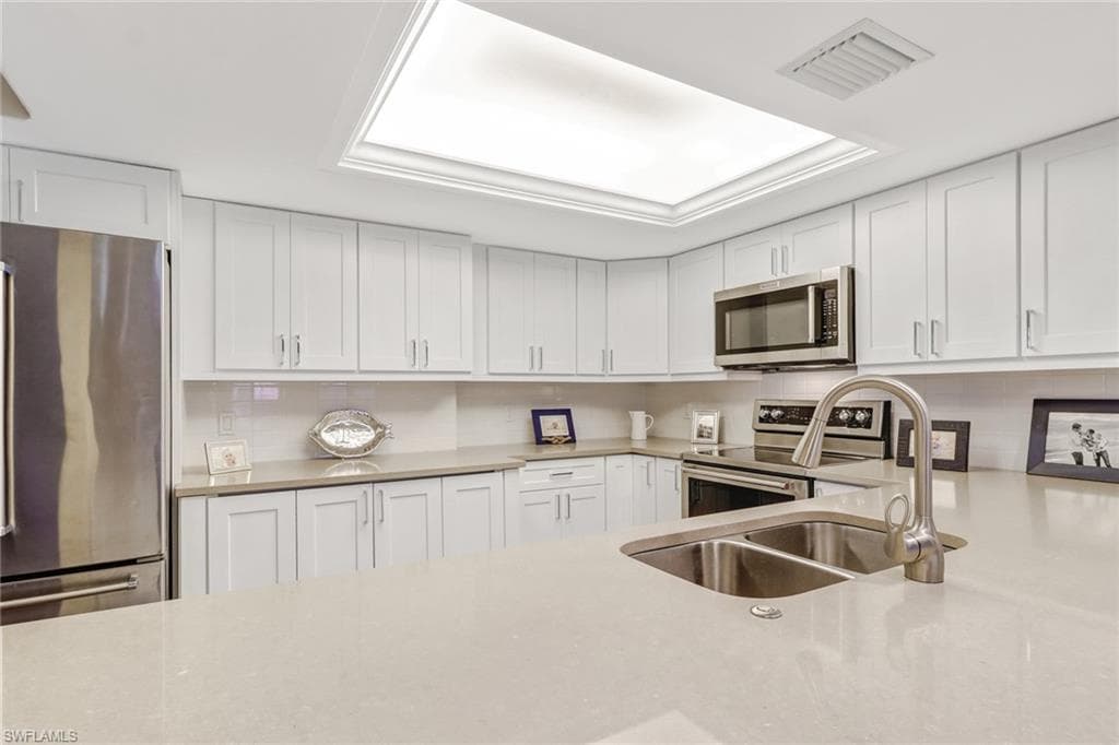 5633 Turtle Bay DR 35 NAPLES, FL 34108