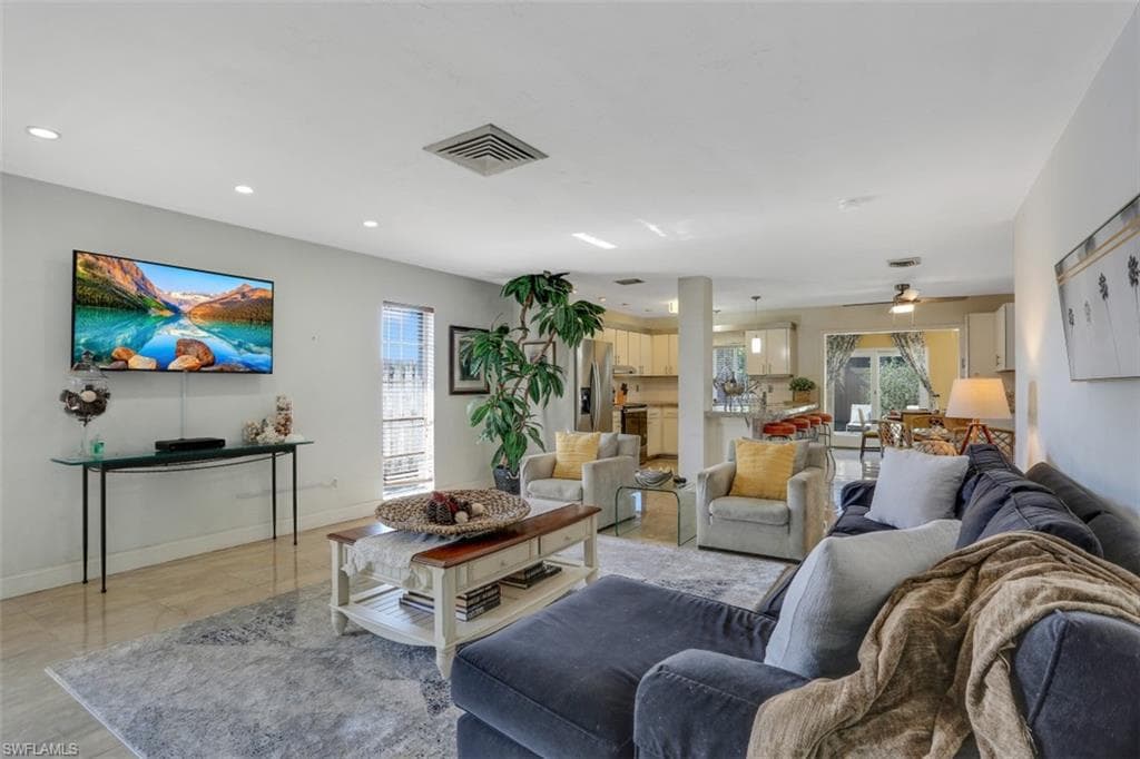 698 99th AVE N NAPLES, FL 34108