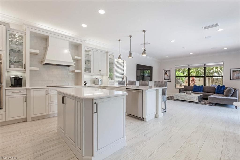 13840 Luna DR NAPLES, FL 34109