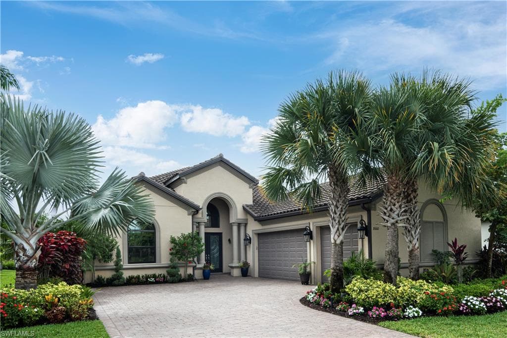 8660 Amour CT NAPLES, FL 34119