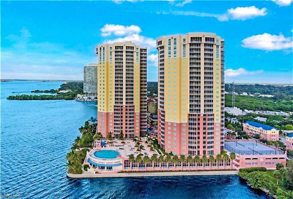 2745 1st ST 403 FORT MYERS, FL 33916