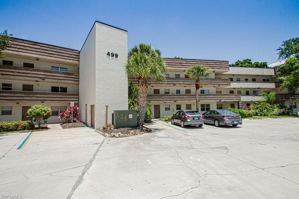 499 Forest Lakes BLVD 2-108 NAPLES, FL 34105