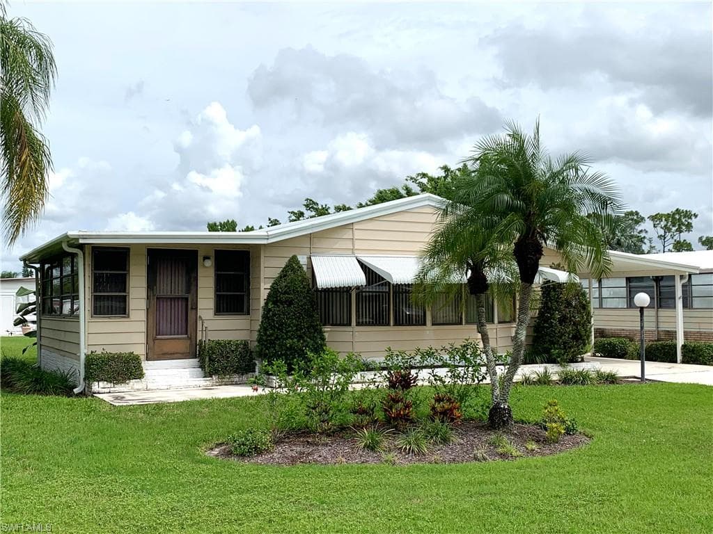 26237 Squire LN BONITA SPRINGS, FL 34135