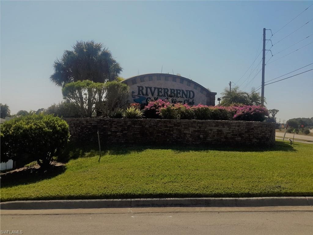 6414 Ben Hogan CIR NORTH FORT MYERS, FL 33917