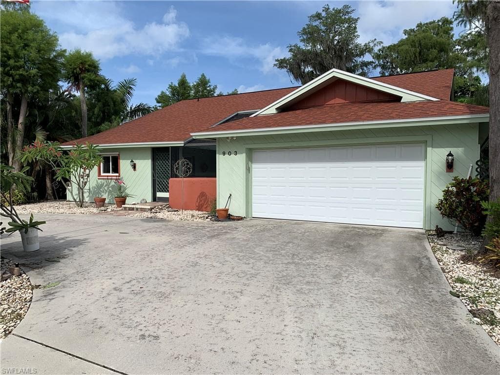 903 Bluebird ST NAPLES, FL 34104
