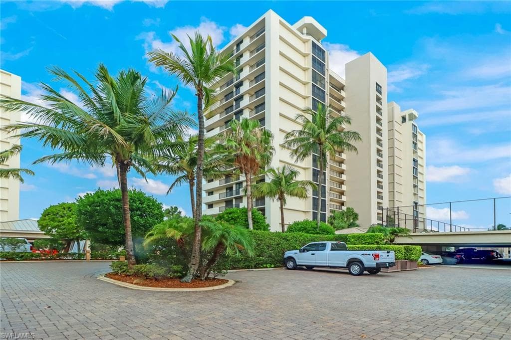 10951 Gulf Shore DR 104 NAPLES, FL 34108