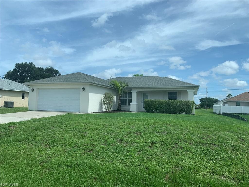915 NE 10th LN CAPE CORAL, FL 33909