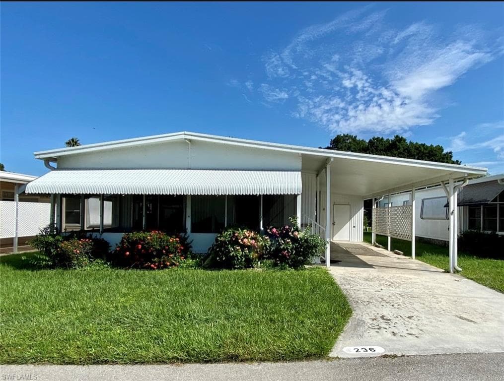 236 Poinsettia DR FORT MYERS, FL 33905