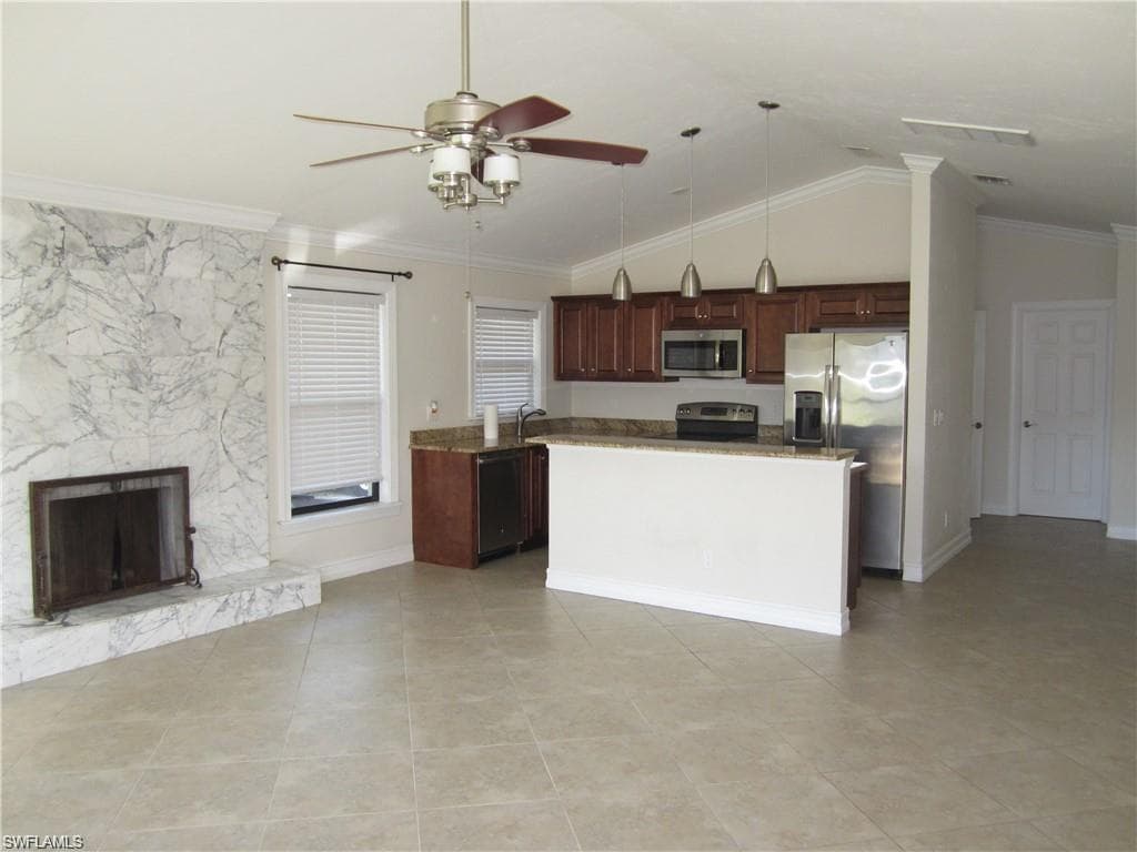 865 101st AVE N NAPLES, FL 34108