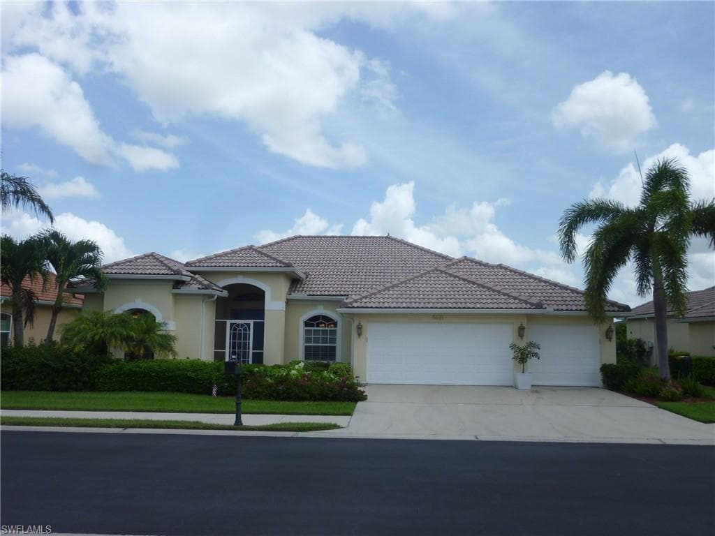 5021 Old Pond DR NAPLES, FL 34104