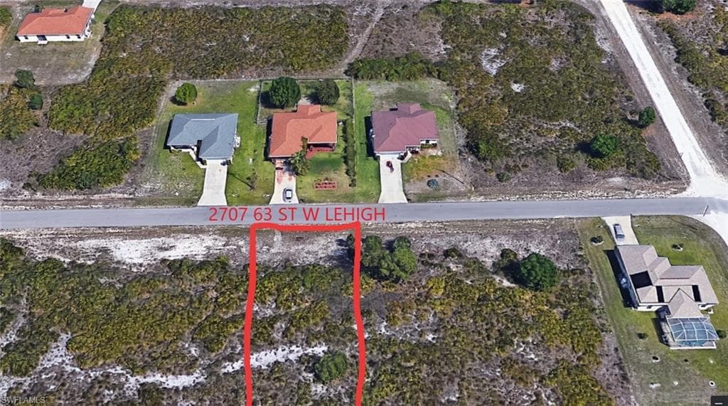 2707 63rd ST W LEHIGH ACRES, FL 33971