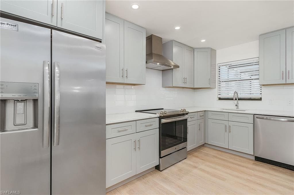 124 Lake Point LN 2-B NAPLES, FL 34112