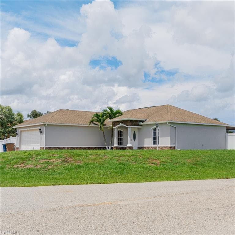 399 Pennfield AVE LEHIGH ACRES, FL 33974