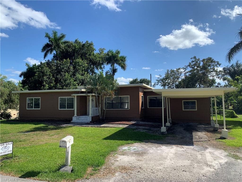 132 Avenue I BELLE GLADE, FL 33430