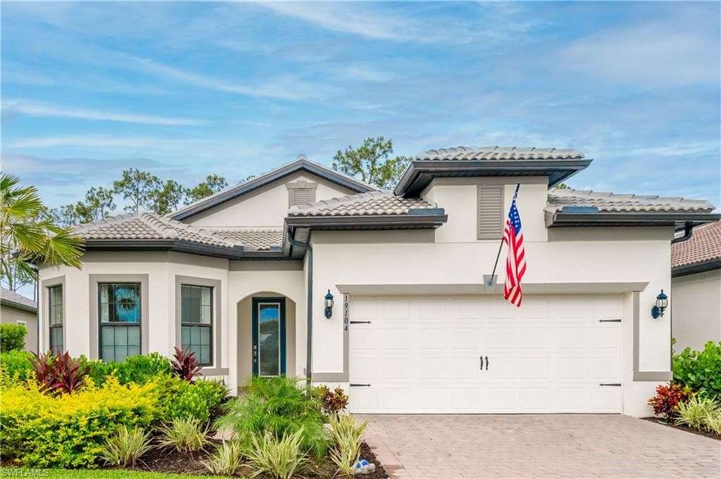 19104 Marquesa DR FORT MYERS, FL 33913
