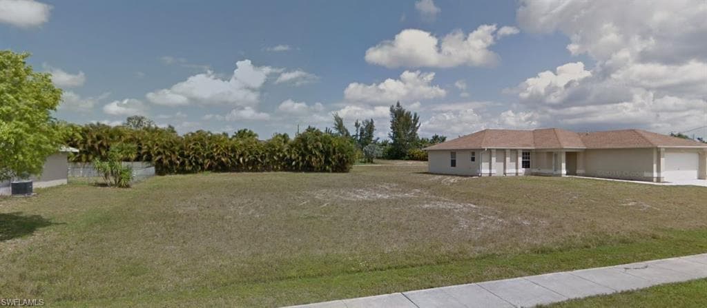 1137 Mohawk PKY CAPE CORAL, FL 33914