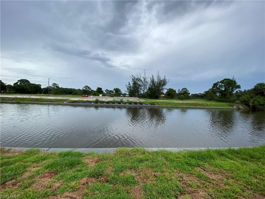 2327 NW 33rd PL CAPE CORAL, FL 33993
