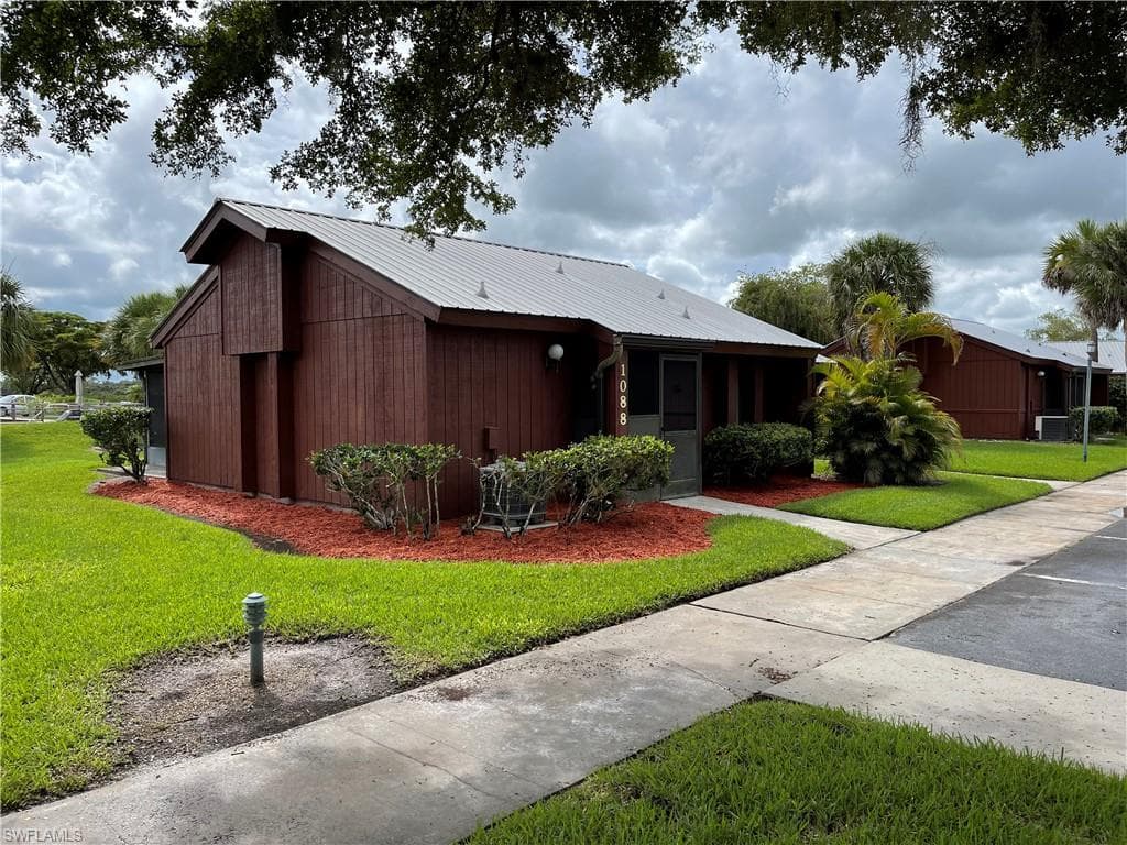 1088 River RUN 12 LABELLE, FL 33935