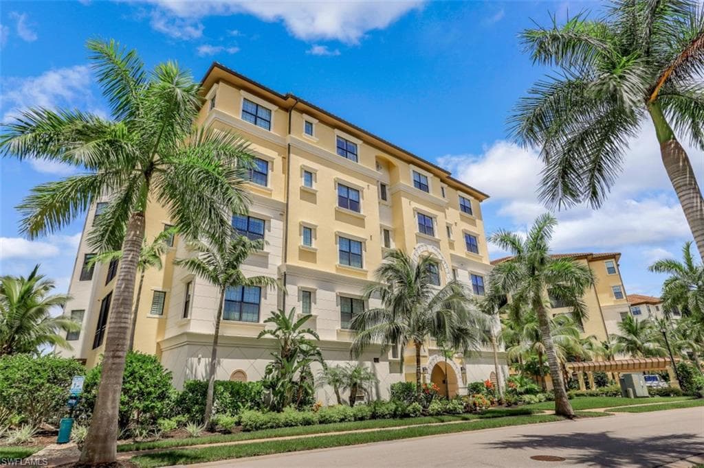 4770 Via Del Corso LN 302 BONITA SPRINGS, FL 34134