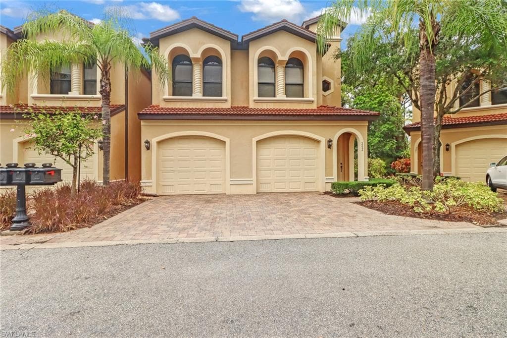 27016 Adriana CIR 102 BONITA SPRINGS, FL 34135