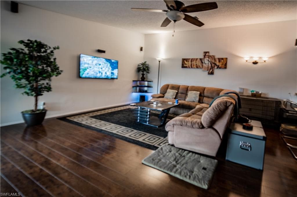 5593 Foxlake DR NORTH FORT MYERS, FL 33917