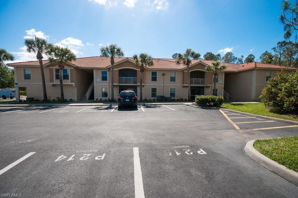 8290 Ibis Club LN 902 NAPLES, FL 34104