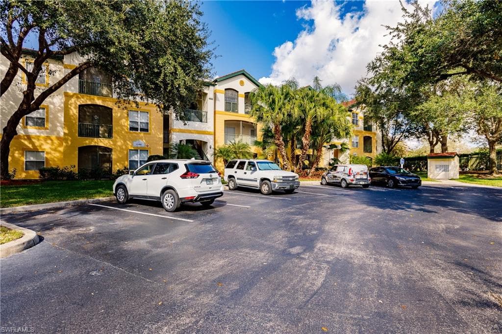 11480 Villa Grand 122 FORT MYERS, FL 33913