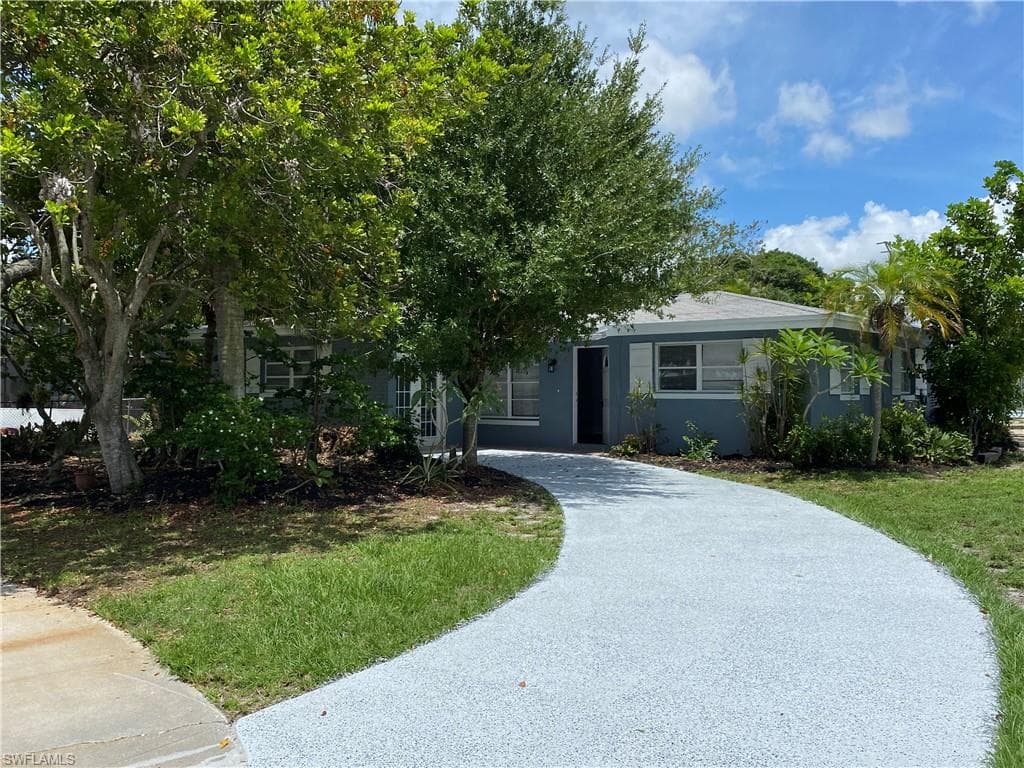 1952 Key CT NORTH FORT MYERS, FL 33903