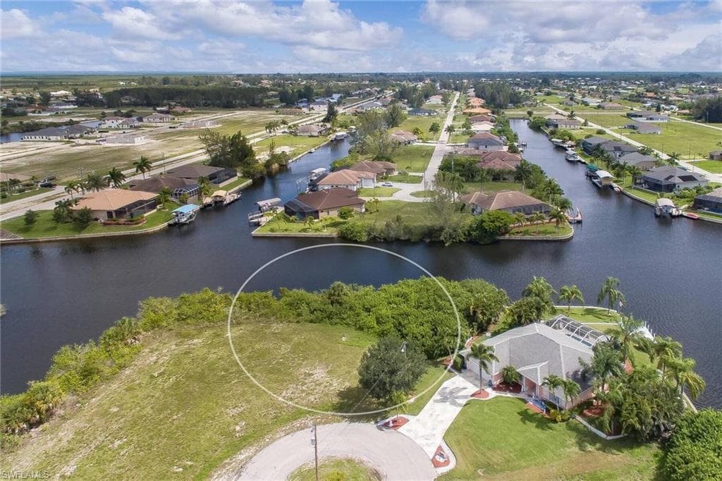 1260 NW 39th AVE CAPE CORAL, FL 33993