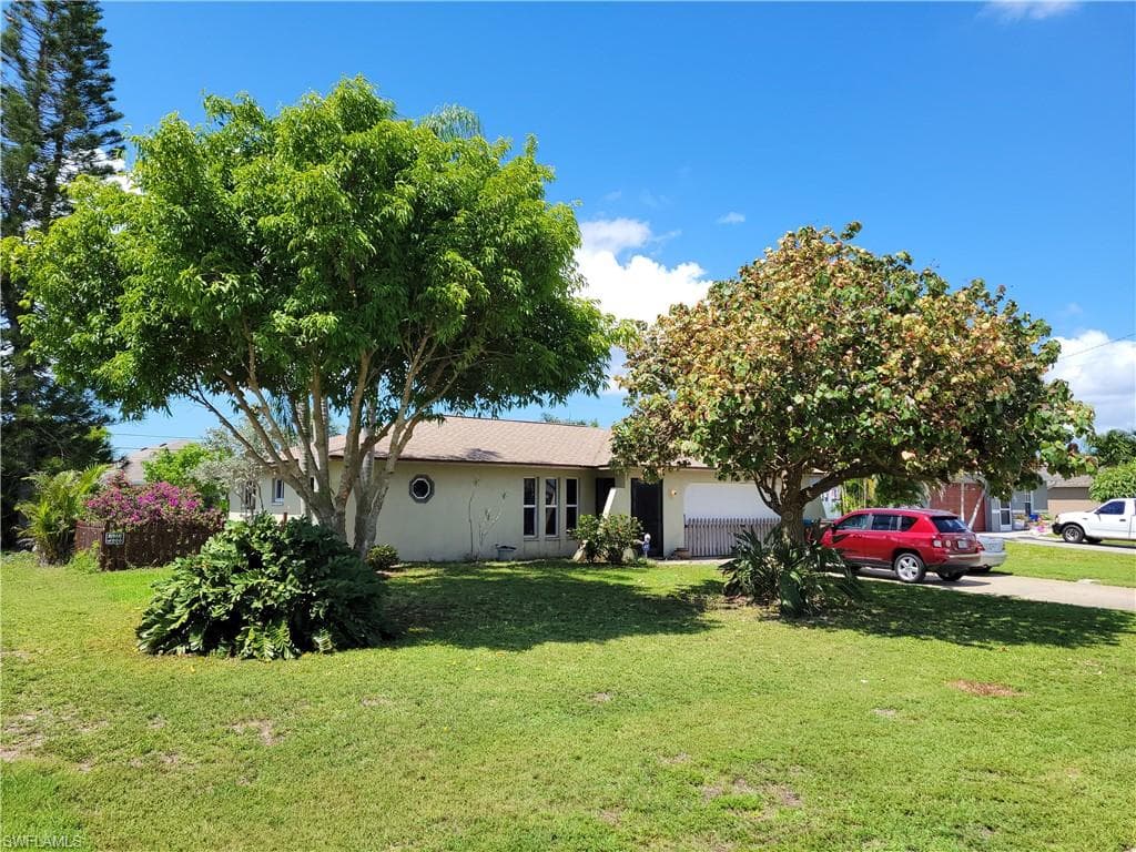 1136 SW 44th TER CAPE CORAL, FL 33914