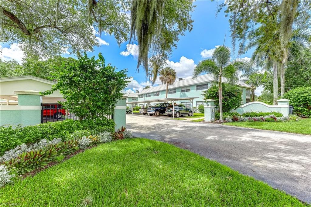 3225 E Riverside DR 12A FORT MYERS, FL 33916