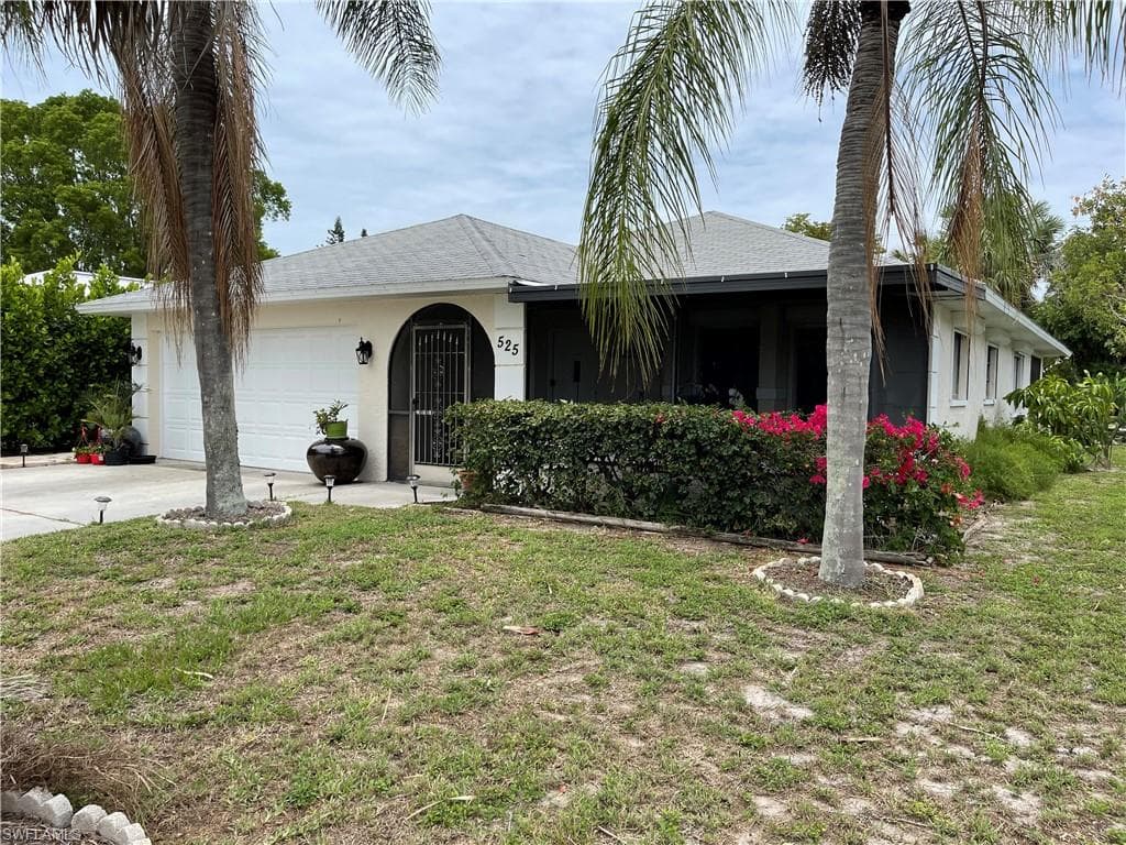 525 102nd AVE N NAPLES, FL 34108
