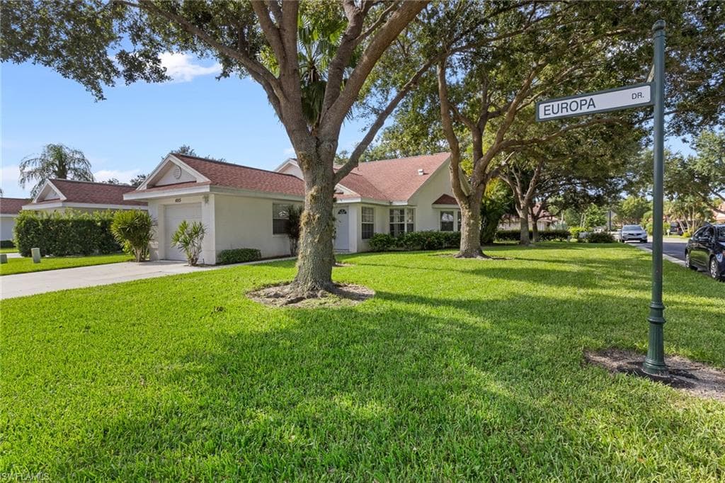 4915 Europa DR NAPLES, FL 34105